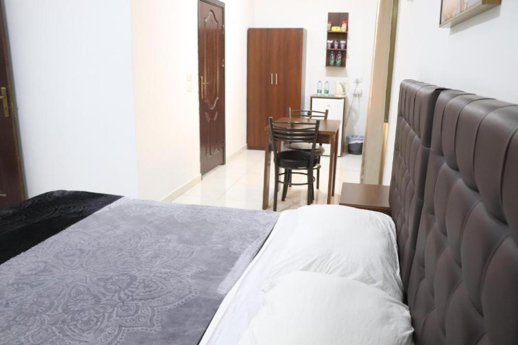 Salvador Dali Apartments عمان المظهر الخارجي الصورة