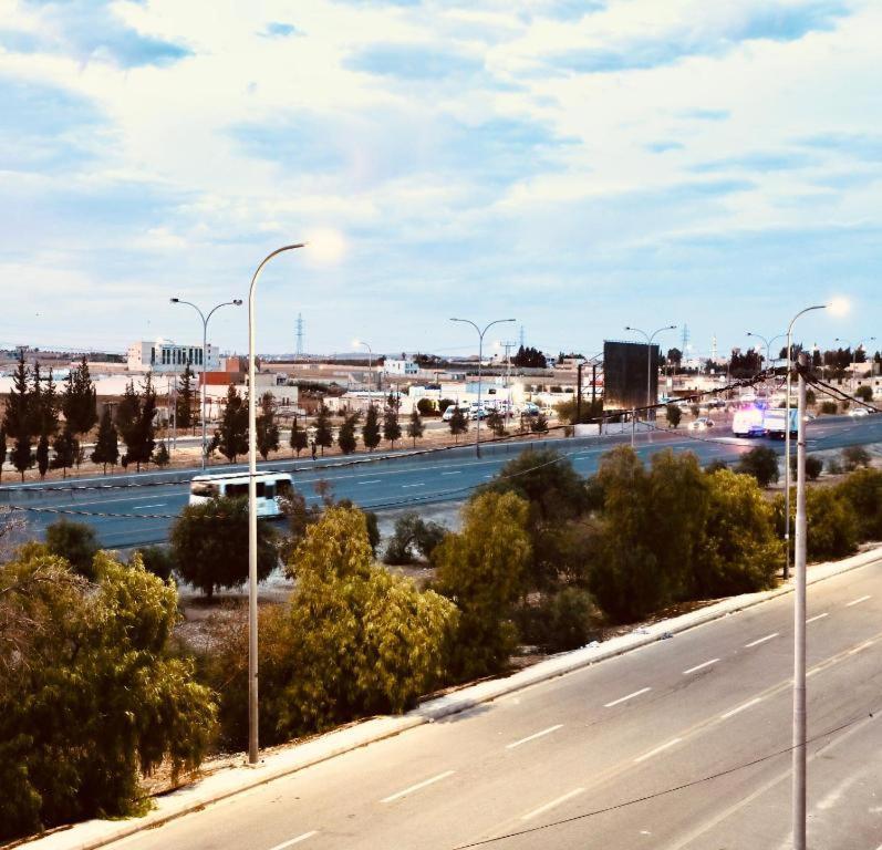 Salvador Dali Apartments عمان المظهر الخارجي الصورة