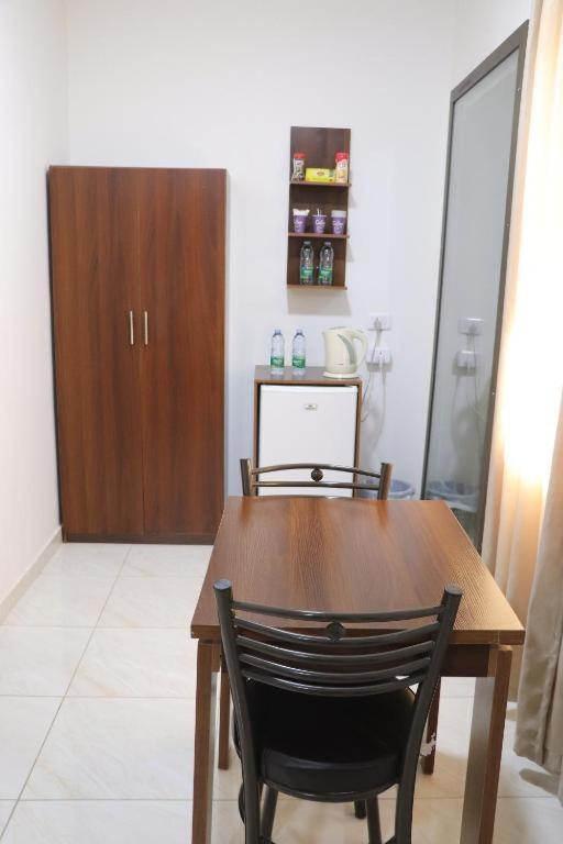 Salvador Dali Apartments عمان المظهر الخارجي الصورة