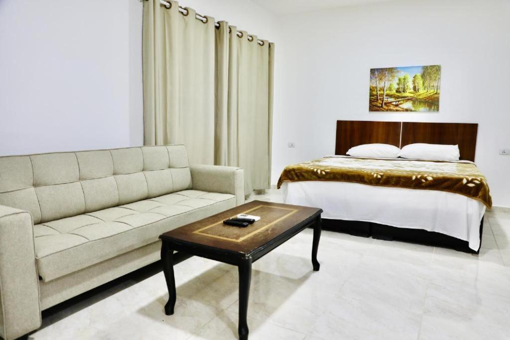 Salvador Dali Apartments عمان المظهر الخارجي الصورة